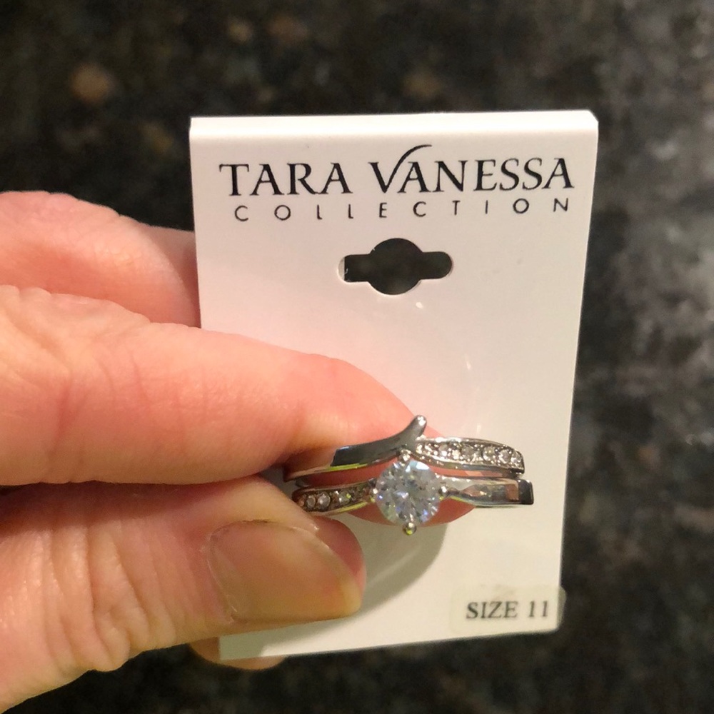 Tara Vanessa Collection Engagement Ring Set
